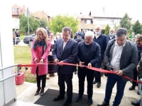 Министар Дачић предаје станове избегличким породицама